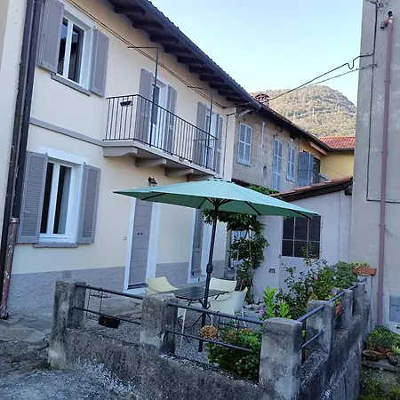 Traditional Piazza Home/balcony/ Private Garden Appartement Cernobbio
